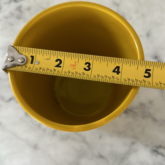 8 yellow pots - Picture 3 of 5